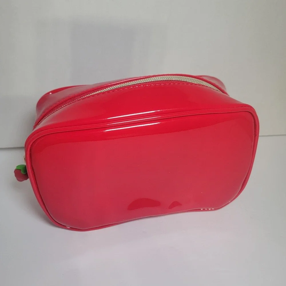 Strawberry‎ Shortcake Large Makeup Cosmetic Bag & 4 Eye Brushes & 2 Applicators